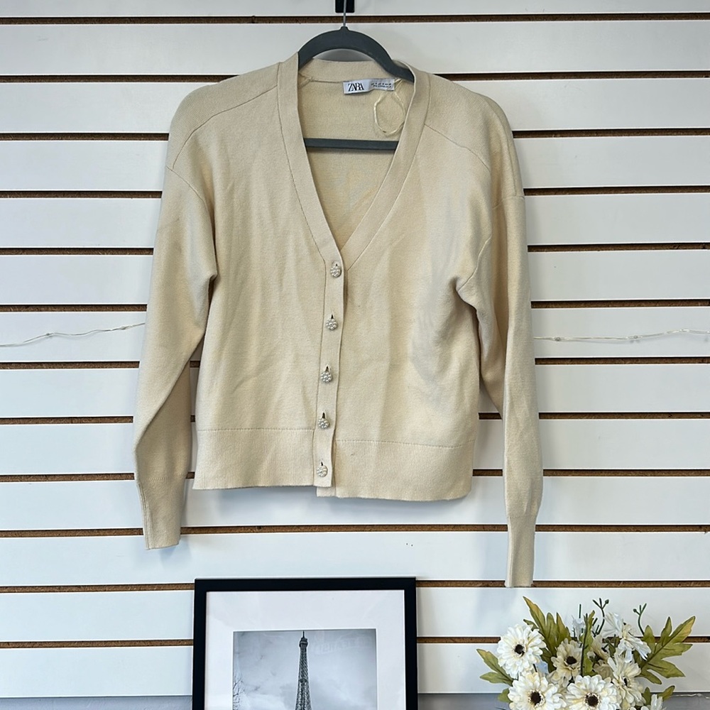 Zara beige cardigan in very good condition